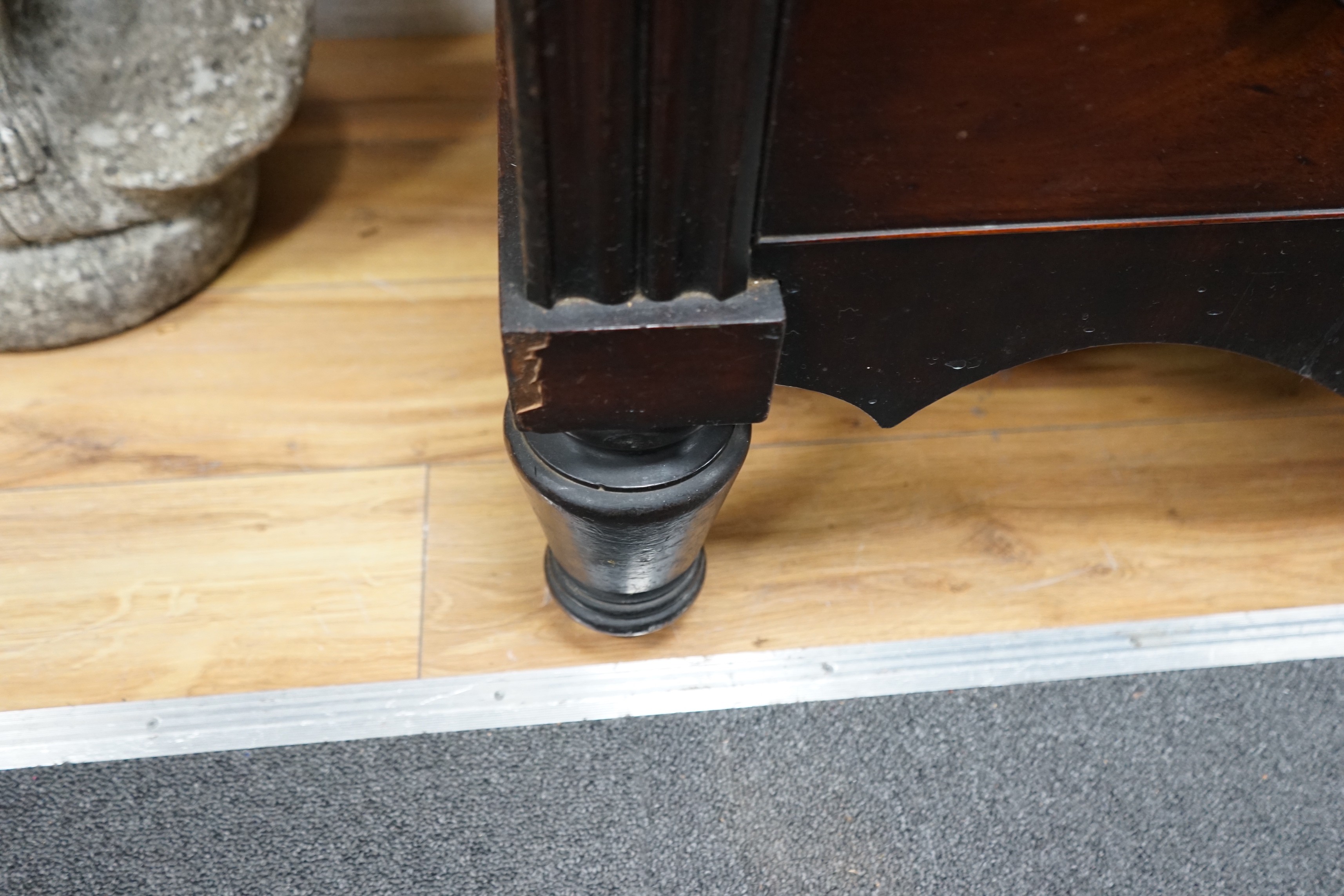 An early Victorian mahogany chest of four drawers, width 121cm, depth 53cm, height 134cm